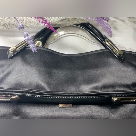 Abbi Tote - Picture 3 of 6